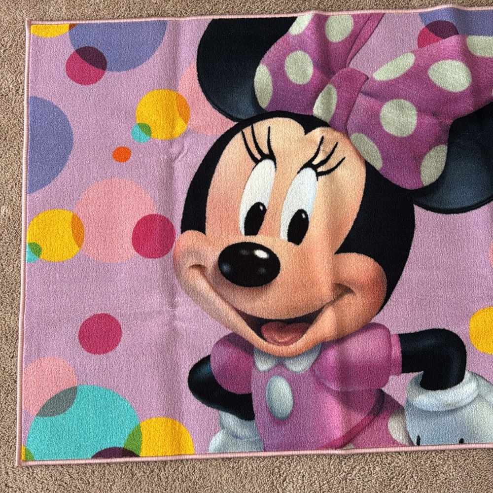 Minnie Mouse Rug - Picture 2 of 10
